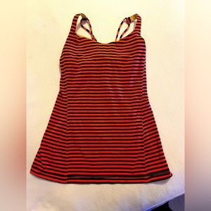 Lululemon womens size small workout shirt not worn very much great condition.